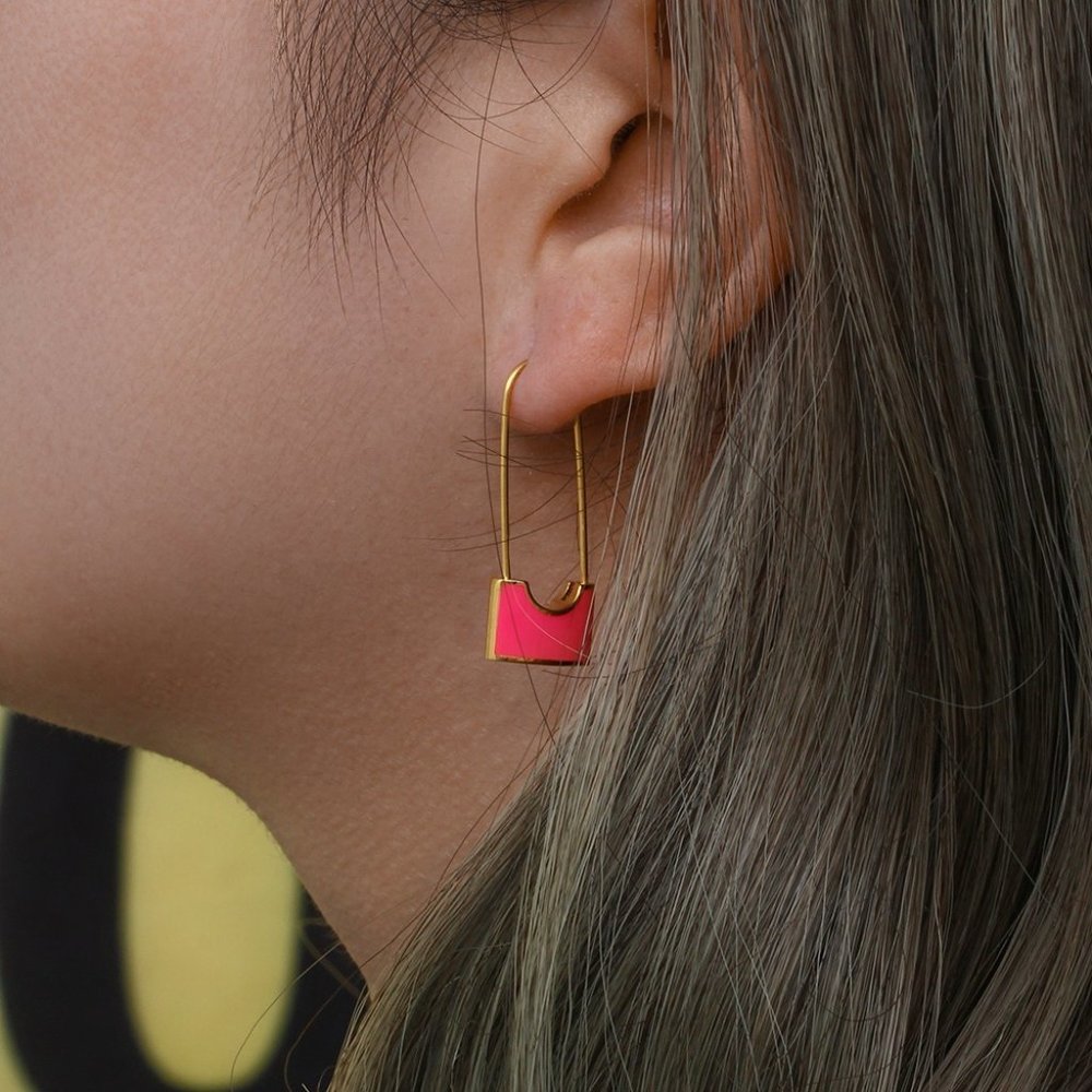 Pink Safety Pin Lock Dangle Earrings 18k Gold Stainless Steel‎ - Picture 3 of 7